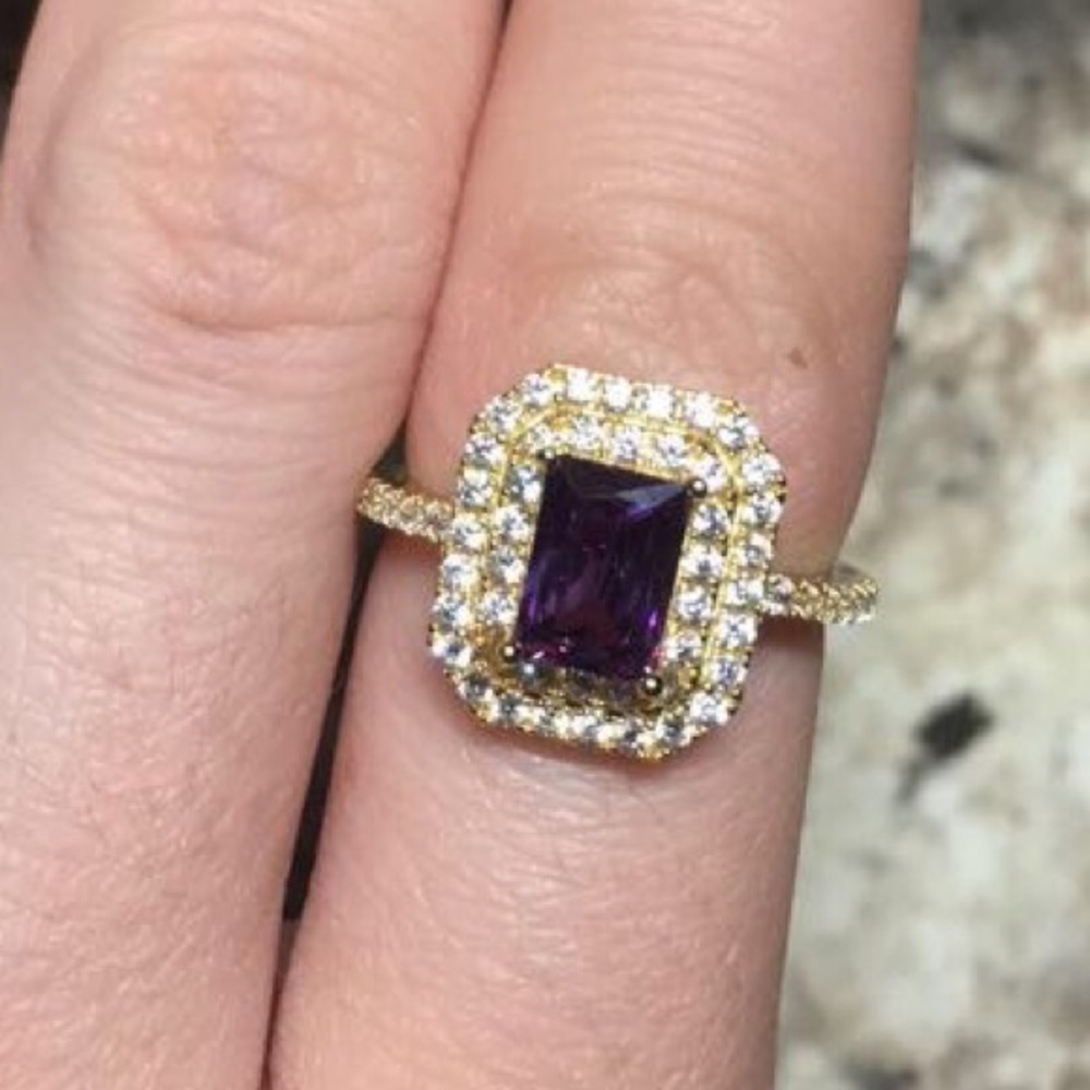 Size 6 ring - Picture 3 of 3